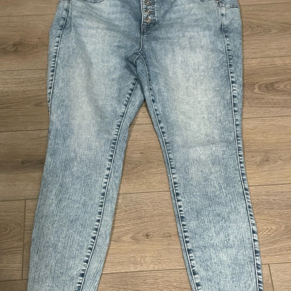 Torrid Super Soft Jegging Jeans with Frayed Hem - Picture 2 of 6